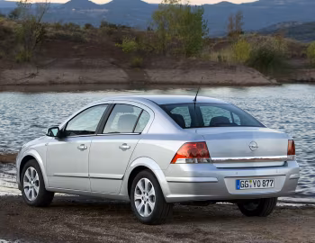 Opel Astra Sedan (H) '2007–14