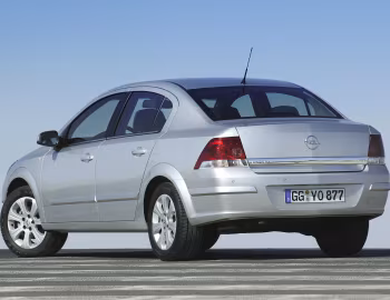 Opel Astra Sedan (H) '2007–14