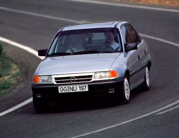Opel Astra CD Sedan (F) '05.1992–07.1994
