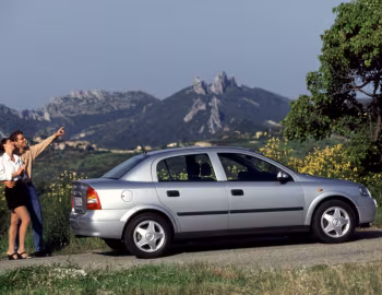 Opel Astra Sedan (G) '1998–2004