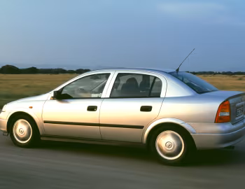 Opel Astra Sedan (G) '1998–2004