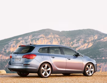 Opel Astra Sports Tourer (J) '2010–12