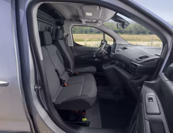 Interior Opel Combo Cargo XL [Worldwide] '2024–pr.