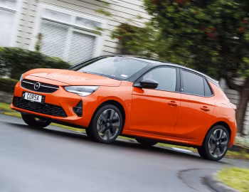 Opel Corsa-e SRi [New Zealand] (F) '2022–23