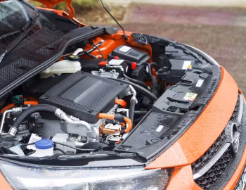 Bajo el capó Opel Corsa-e SRi [New Zealand] (F) '2022–23