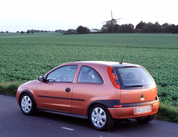 Opel Corsa 3-door (C) '2000–03