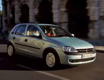 Opel Corsa 5-door (C) '2000–03