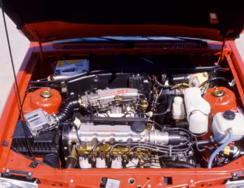 Bajo el capó Opel Corsa GSi (A) '1988–89
