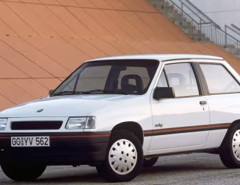 Opel Corsa Swing 3-door (A) '09.1990–03.1992