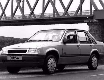 Opel Corsa Swing Sedan (A) '1990–93