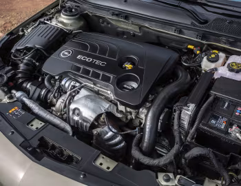 Bajo el capó Opel Insignia [CIS] '2013–15