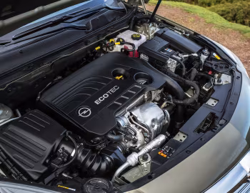 Bajo el capó Opel Insignia [CIS] '2013–15