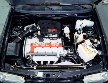 Под капотом Opel Kadett GSi 16V 3-door (E) '1988–91