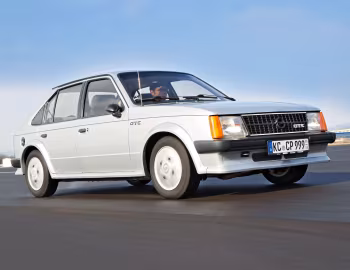 Opel Kadett GT/E 5-door (D) '02.1983–08.1984