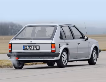 Opel Kadett GT/E 5-door (D) '02.1983–08.1984