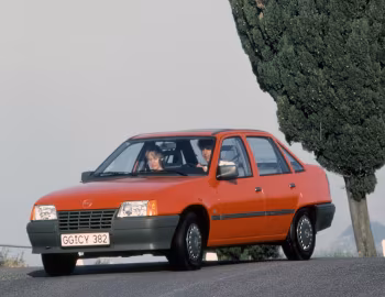 Opel Kadett GL Sedan (E) '1985–89
