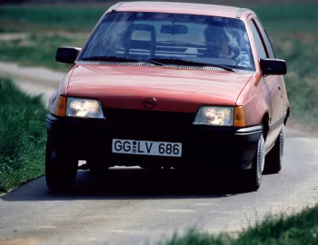Opel Kadett LS 3-door (E) '1984–89