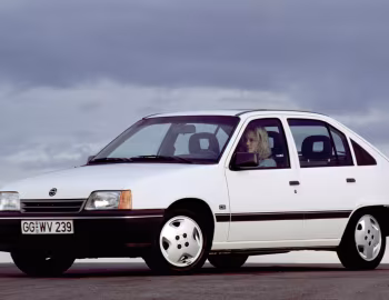 Opel Kadett CS 5-door [Worldwide] (E) '01.1989–10.1990