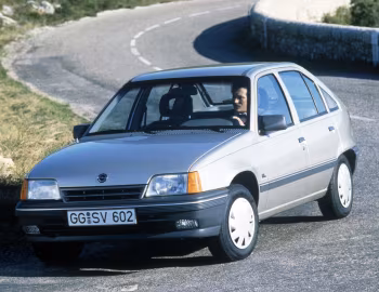 Opel Kadett GL 5-door [Worldwide] (E) '1989–90