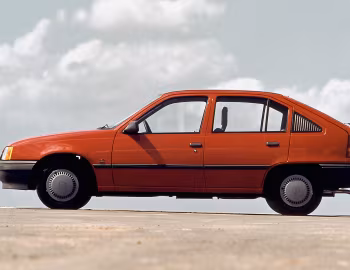 Opel Kadett LS 5-door [Worldwide] (E) '1984–89