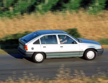 Opel Kadett GL 5-door [Worldwide] (E) '1989–90