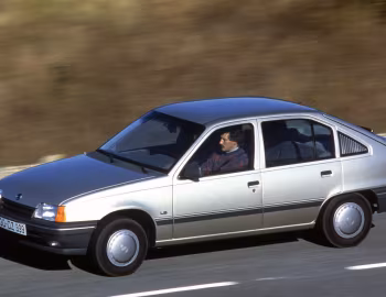 Opel Kadett LS 5-door [Worldwide] (E) '1989–91