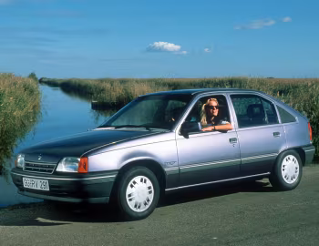Opel Kadett "Beauty" 5-door (E) '08.1990–08.1991