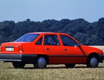 Opel Kadett GL Sedan (E) '1985–89
