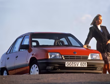 Opel Kadett GL Sedan (E) '1989–90