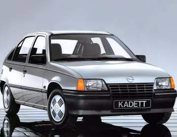 Opel Kadett GLS 5-door [Worldwide] (E) '1984–87