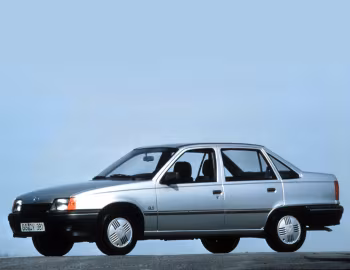 Opel Kadett GLS Sedan (E) '1985–87