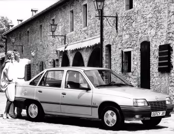 Opel Kadett GLS Sedan (E) '1985–87