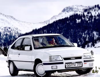 Opel Kadett GSi 16V 3-door (E) '1988–91