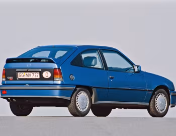 Opel Kadett GSi 16V 3-door (E) '1988–91