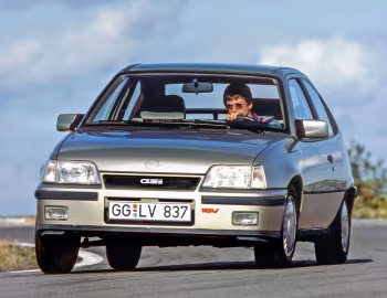 Opel Kadett GSi 16V 3-door (E) '1988–91