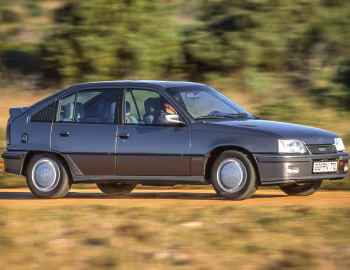 Opel Kadett GSi 16V 5-door (E) '1988–91