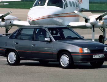 Opel Kadett GT Sedan (E) '1989–90