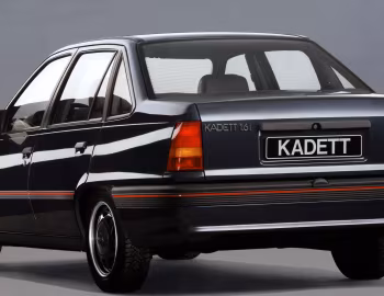 Opel Kadett GT Sedan (E) '1986–89