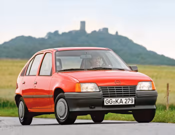 Opel Kadett LS 5-door [Worldwide] (E) '1984–89