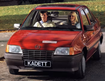 Opel Kadett LS Limousine Fahrschule [Germany] (E) '1985–89