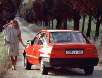 Opel Kadett GL Sedan (E) '1985–89