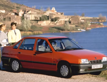 Opel Kadett GL Sedan (E) '1989–90