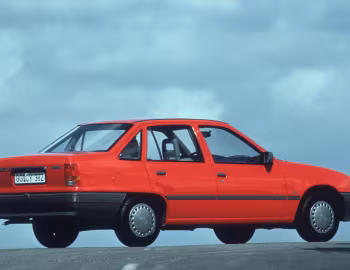 Opel Kadett GL Sedan (E) '1985–89