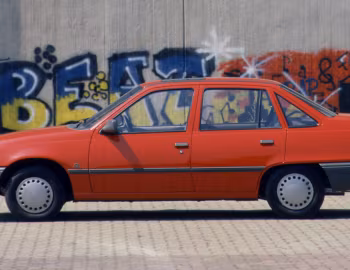 Opel Kadett GL Sedan (E) '1985–89