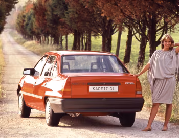 Opel Kadett GL Sedan (E) '1985–89