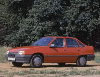 Opel Kadett GL Sedan (E) '1985–89