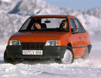 Opel Kadett GL Sedan (E) '1985–89