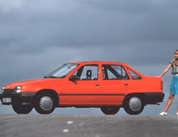 Opel Kadett GL Sedan (E) '1985–89