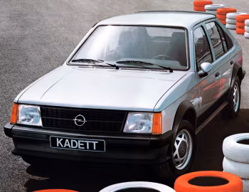 Opel Kadett SR 5-door [Worldwide] (D) '09.1982–84