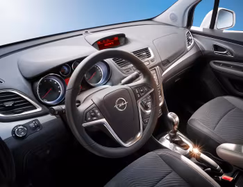 Интерьер Opel Mokka [Worldwide] '2012–16